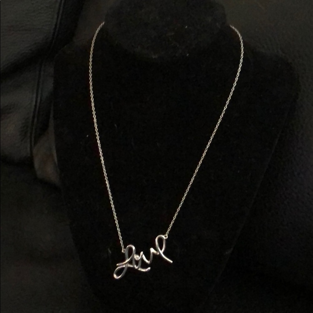Amour necklace